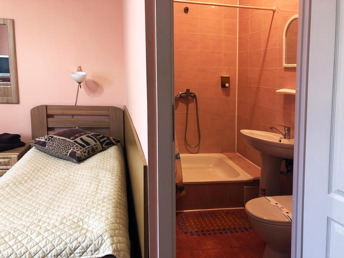 Comfort Hotel Chervonograd Экстерьер фото
